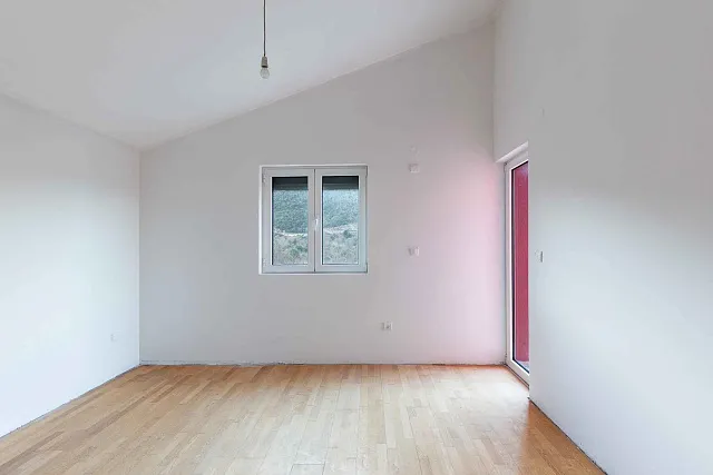 Spacious three-bedroom apartment in a six-apartment building, near Jaz beach — photo 7